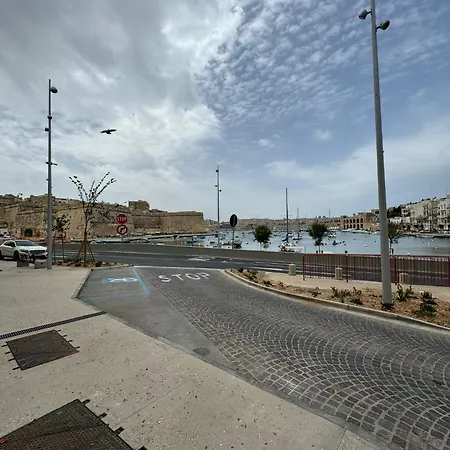 Marea Seafront דירה Kalkara